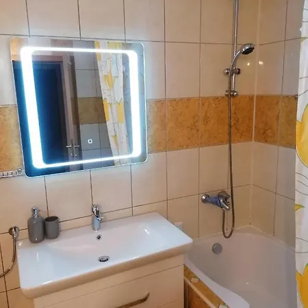 Nena - * Τρογκίρ