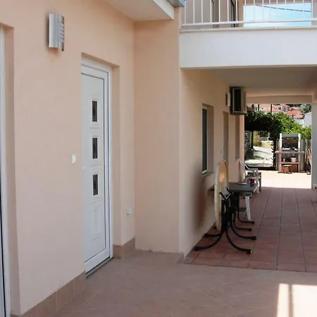 Nena - Apartment